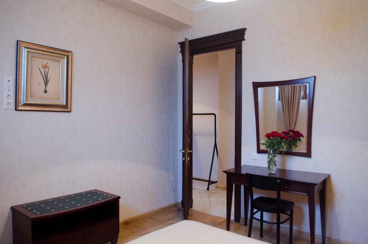 Tiflislux Apartment - Old City Philarmonic Екстериор снимка