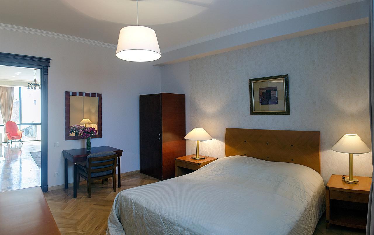 Tiflislux Apartment - Old City Philarmonic Екстериор снимка